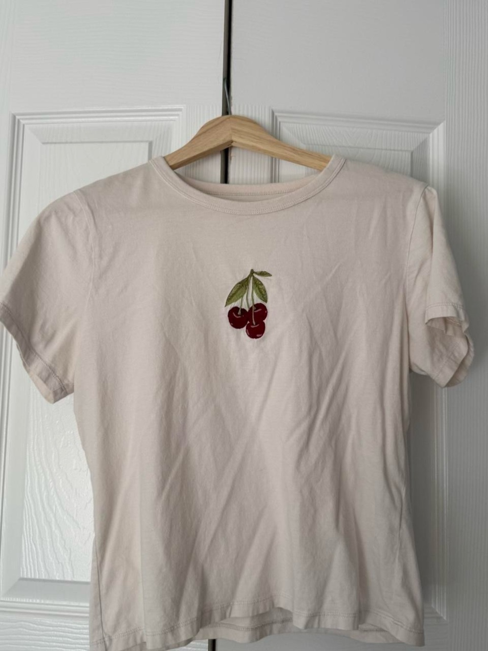 Abercrombie & Fitch Cream Tee with Embroidered Cherry